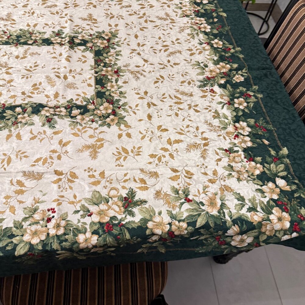 Holiday Floral Tablecloth With Gold Accents & Green Border Rectangular Design El - Picture 5 of 9
